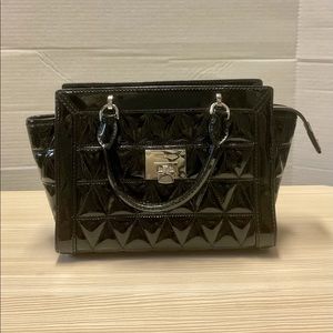 MICHAEL KORS VIVIANNE Black Quilted Patent Leather SATCHEL MESSENGER BAG.